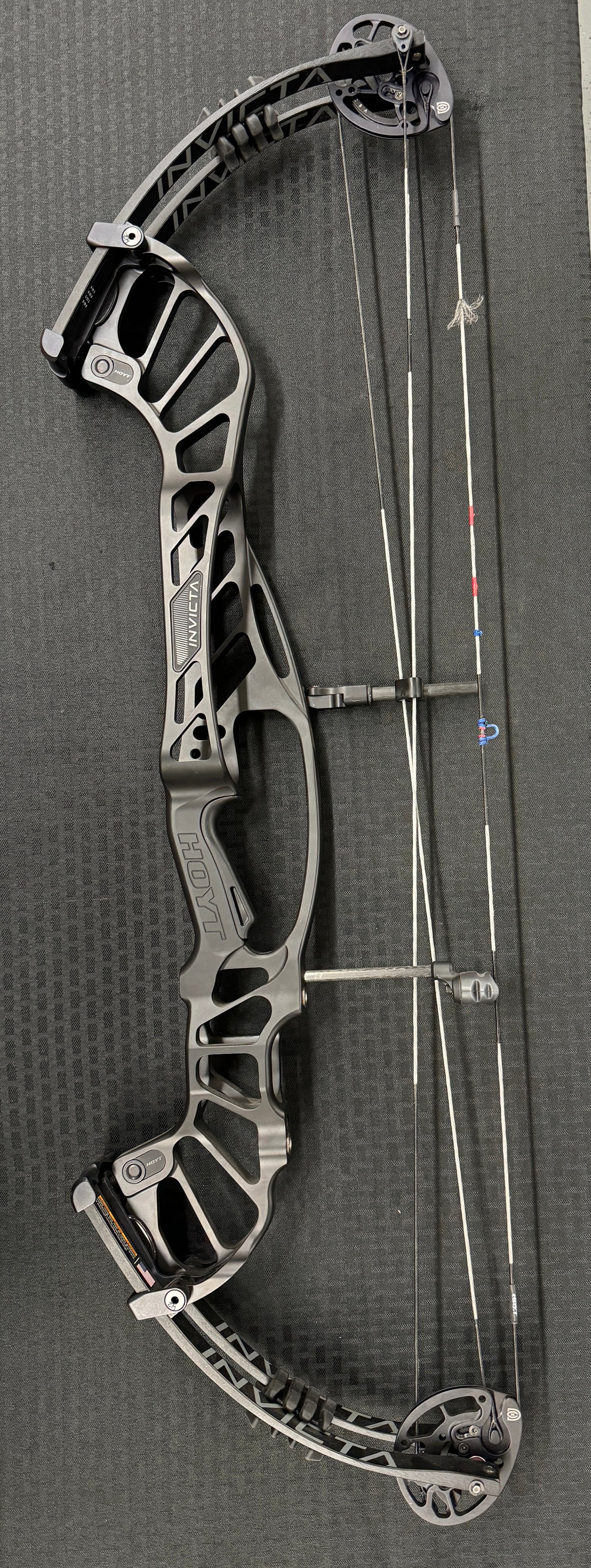 USED Hoyt Invicta