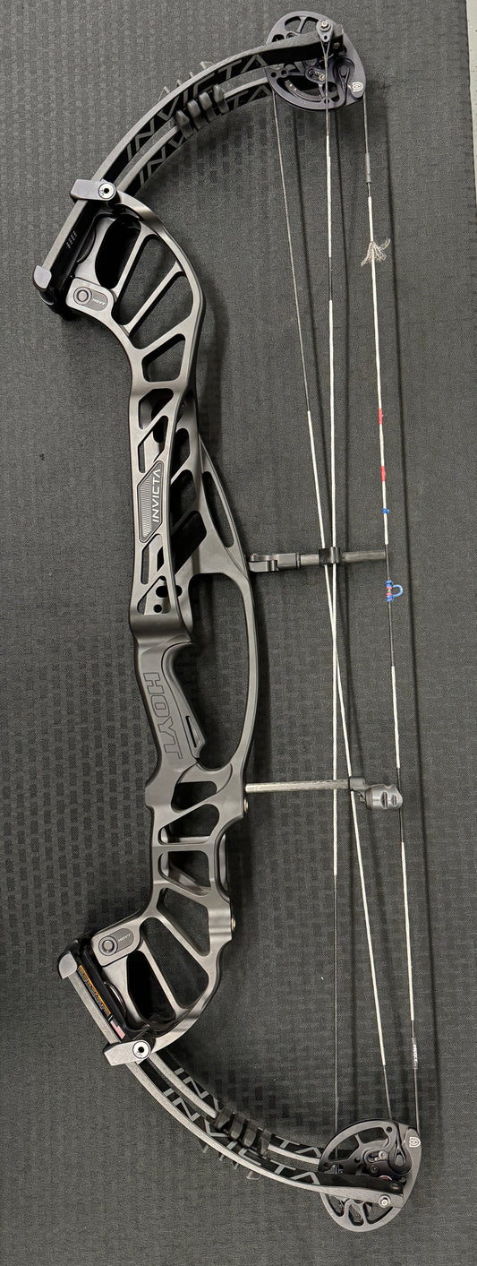 USED Hoyt Invicta
